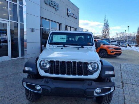 New 2026 Jeep Gladiator Sport AWD/4WD image 3