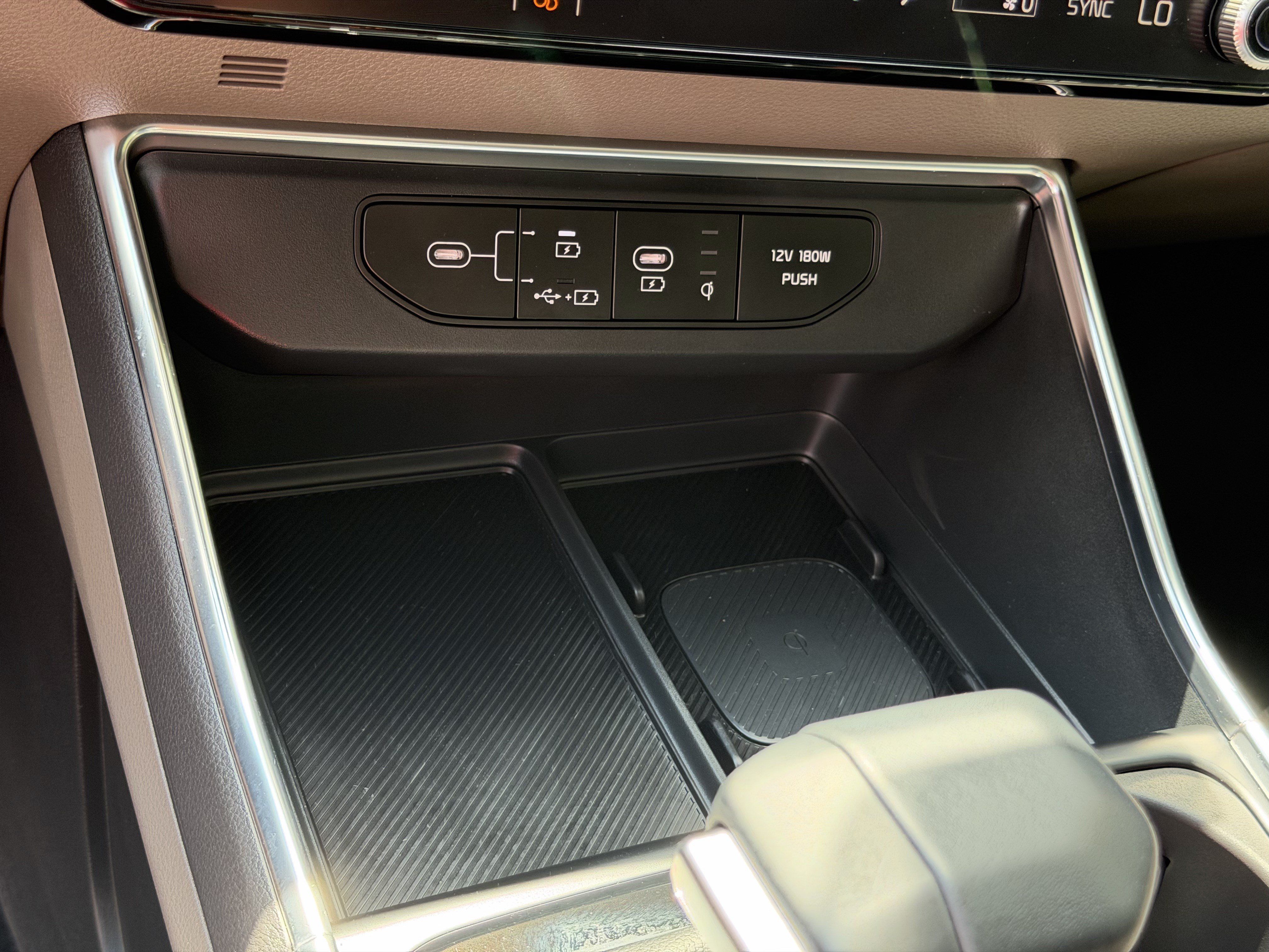 Certified 2026 Kia Carnival EX FWD image 31
