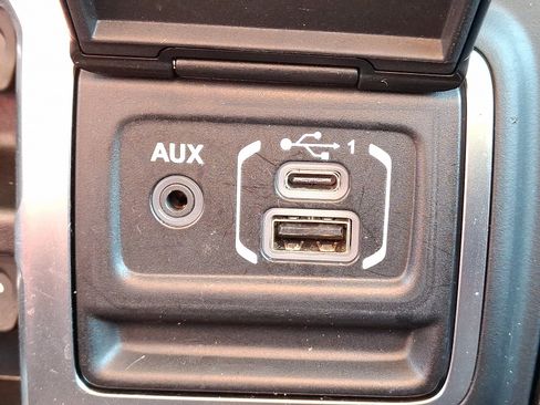 Used 2023 Jeep Gladiator Overland image 23