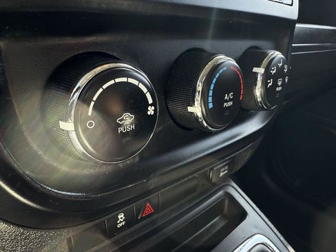 Used 2016 Jeep Patriot Sport image 23