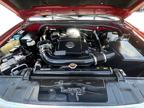 Used 2018 Nissan Frontier SV image 10