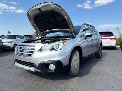 Used 2017 Subaru Outback 2.5i Limited AWD/4WD image 8