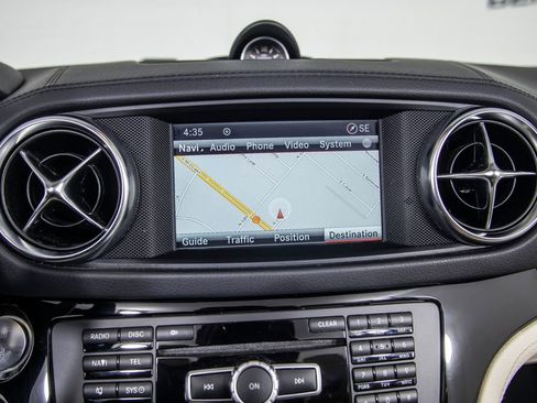 Used 2014 Mercedes-Benz SL 63 AMG image 27