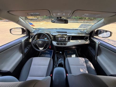 Used 2015 Toyota RAV4 LE FWD image 17