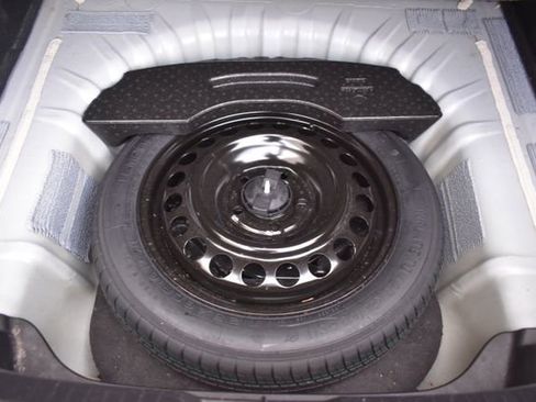 Used 2018 Chevrolet Malibu LT image 37