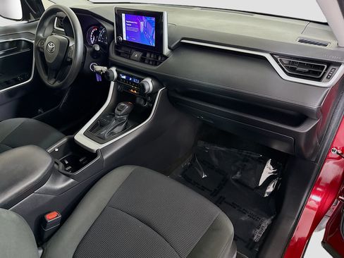 Used 2024 Toyota RAV4 LE FWD image 29