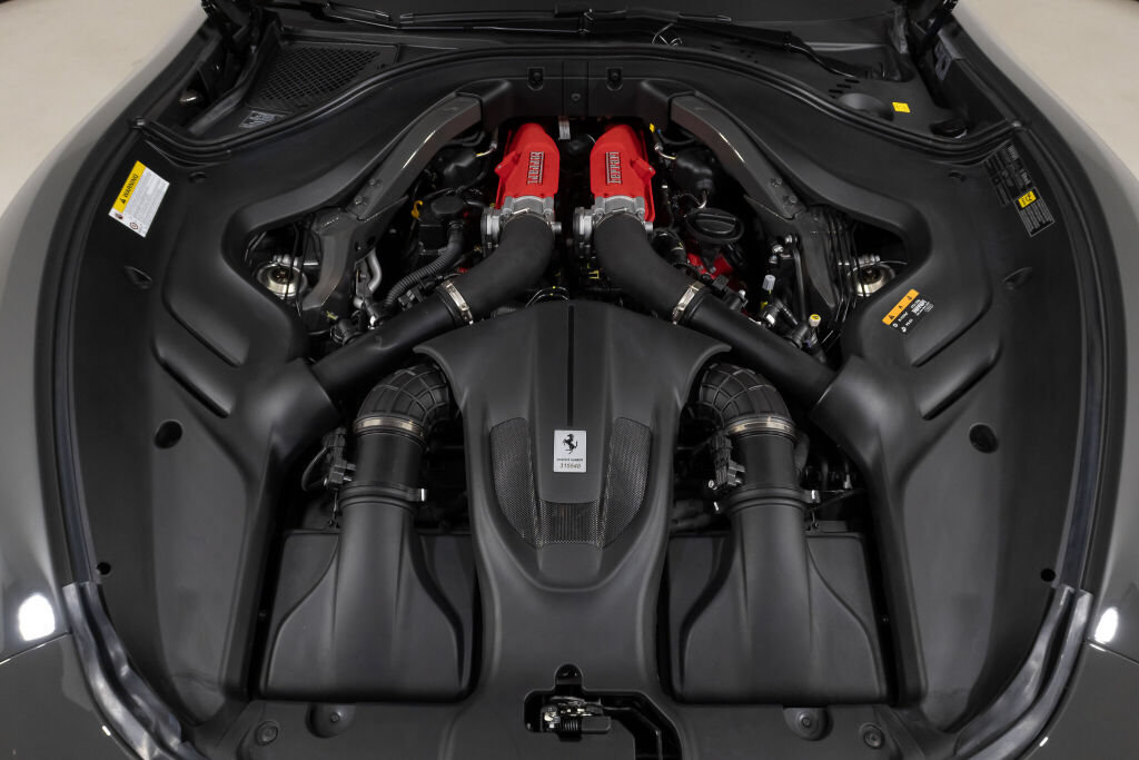Used 2025 Ferrari Roma Spider RWD image 23