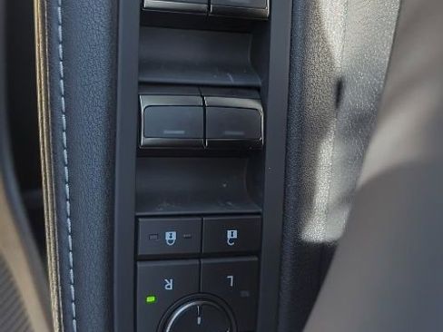 Used 2023 Lexus RX 350 Premium image 17