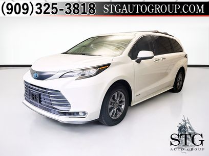 Used 2021 Toyota Sienna XLE