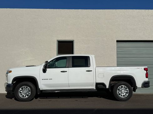 Used 2020 Chevrolet Silverado 2500 W/T w/ WT Safety Package AWD/4WD image 2