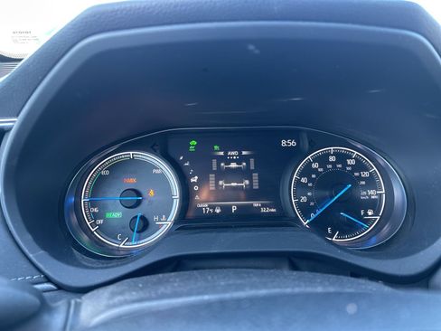 Used 2023 Toyota Venza XLE image 5