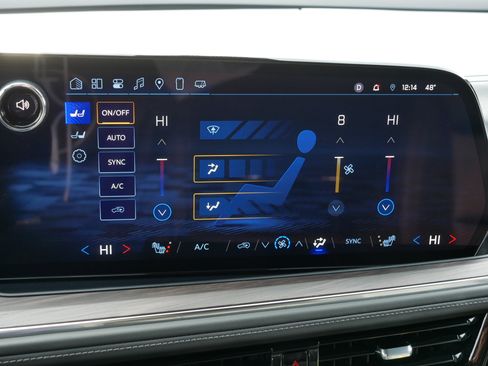 Used 2025 Chevrolet Suburban Z71 image 23