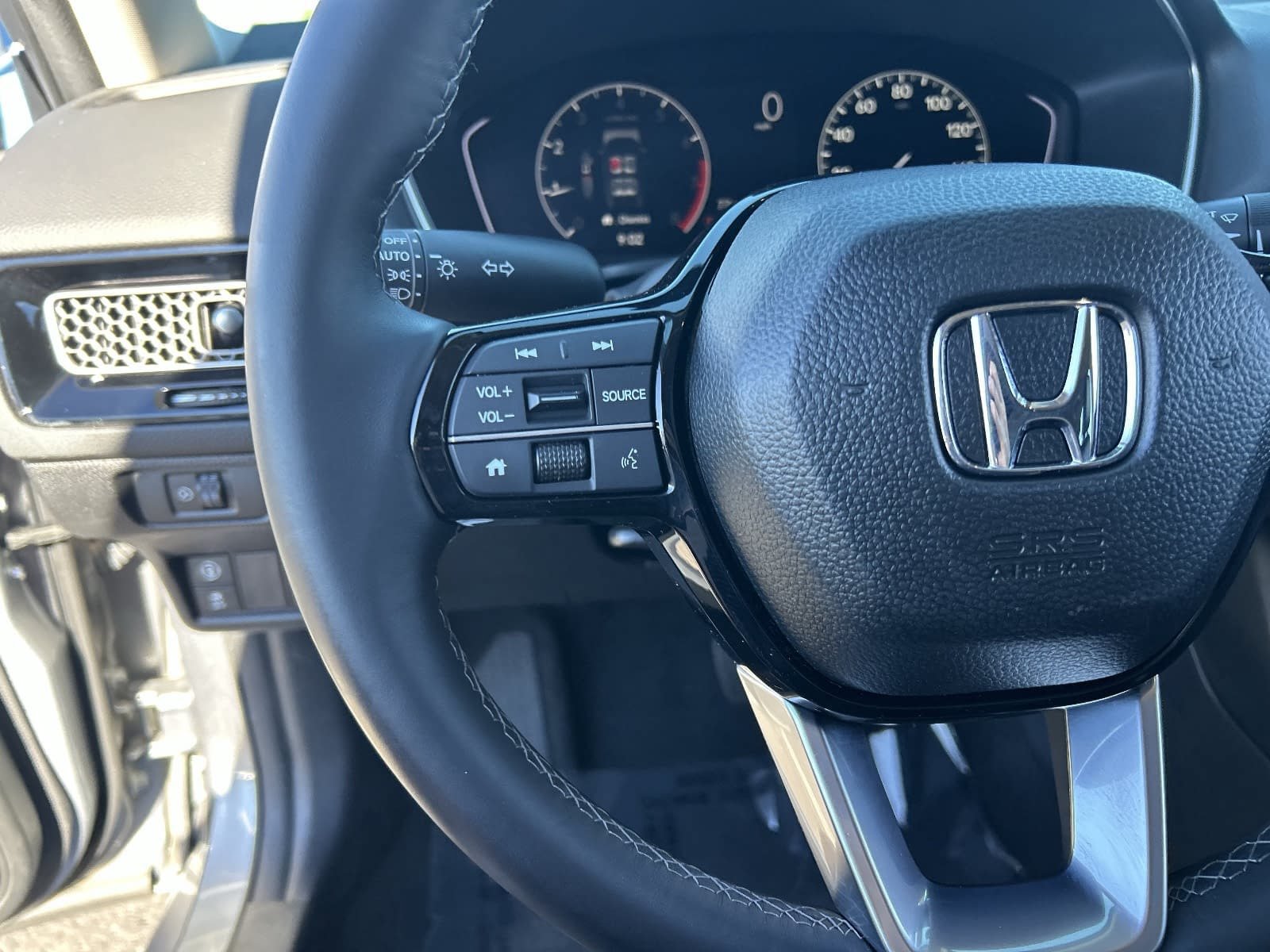 Certified 2024 Honda Civic EX-L image 28