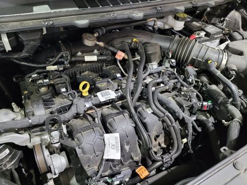 Used 2021 Ford Edge Titanium image 34