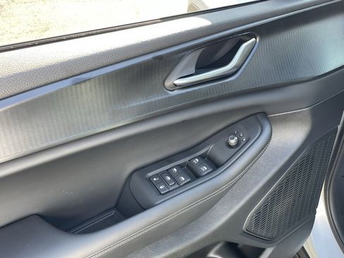 New 2025 Jeep Grand Cherokee L Altitude image 14