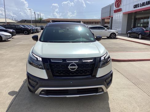 Used 2023 Nissan Pathfinder Rock Creek AWD/4WD image 2
