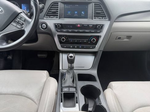 Used 2017 Hyundai Sonata Sport w/ Value Edition Package 02 FWD image 11