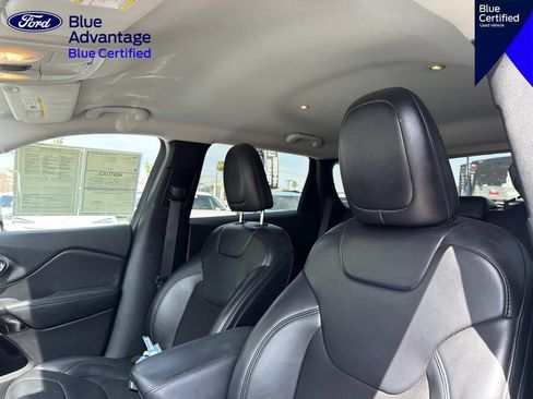 Used 2020 Jeep Cherokee Latitude Plus FWD image 19