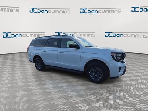 Used 2025 Ford Expedition Max Active AWD/4WD image 2