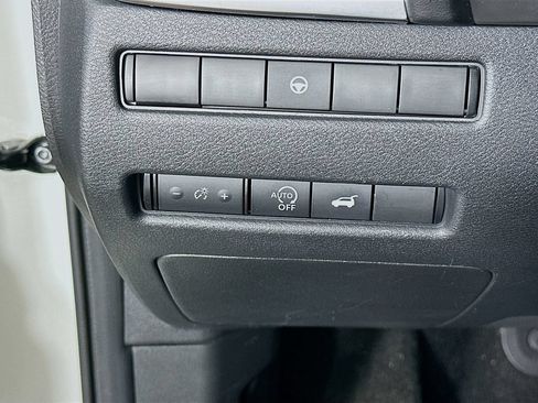Certified 2023 Nissan Rogue Platinum AWD/4WD image 15