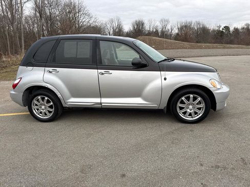 Used 2010 Chrysler PT Cruiser w/ PT Cruiser Couture Edition image 4