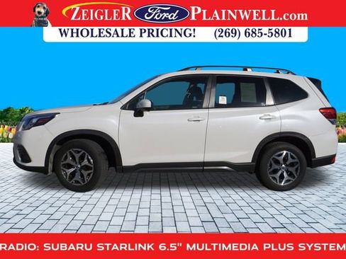 Used 2024 Subaru Forester Premium image 2