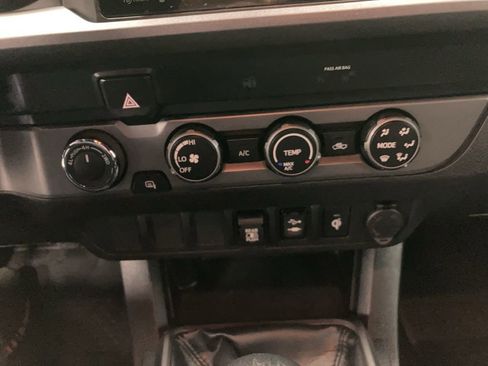 Used 2019 Toyota Tacoma TRD Off-Road image 25