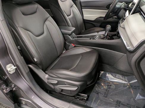 Used 2024 Jeep Compass Limited image 28