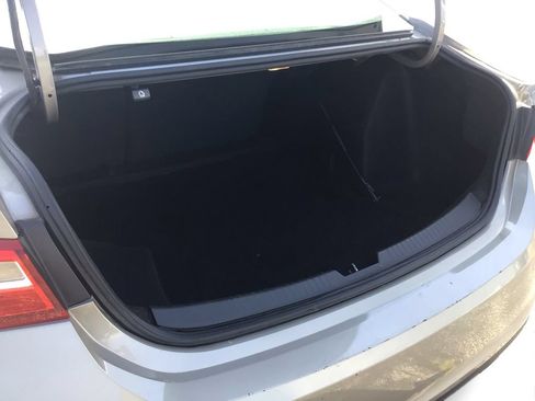 Used 2023 Chevrolet Malibu LT FWD image 13