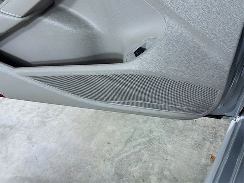 Used 2018 Volkswagen Passat 2.0T S image 18