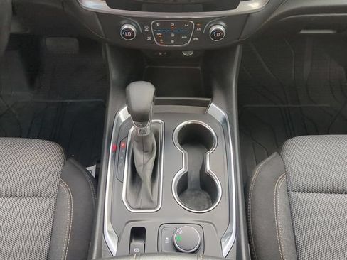 Used 2021 Chevrolet Traverse LT FWD image 21