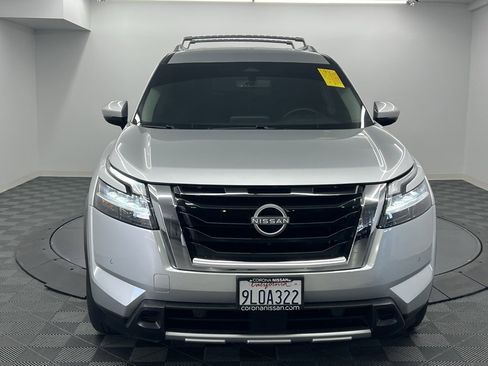Used 2024 Nissan Pathfinder SL image 5