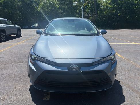 Used 2023 Toyota Corolla LE w/ Carpet Mat Package (TMS) FWD image 4
