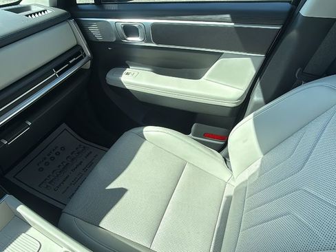 Used 2025 Hyundai Santa Fe SEL image 14