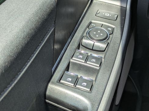 Used 2023 Ford F250 Lariat w/ Black Appearance Package AWD/4WD image 19