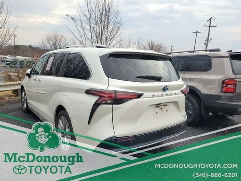 Used 2021 Toyota Sienna Platinum image 6