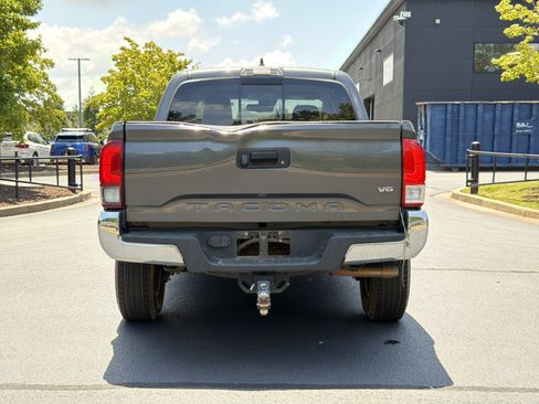 Used 2019 Toyota Tacoma SR5 RWD image 16