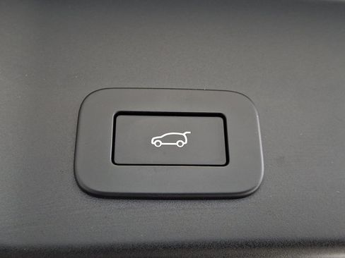Used 2023 Land Rover Range Rover Evoque R-Dynamic SE AWD/4WD image 32