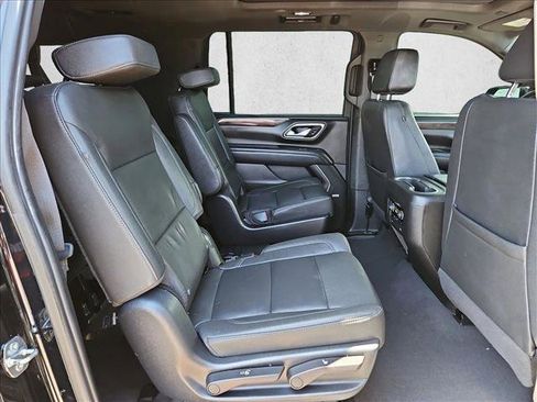 Used 2023 Chevrolet Suburban Z71 w/ Luxury Package AWD/4WD image 26