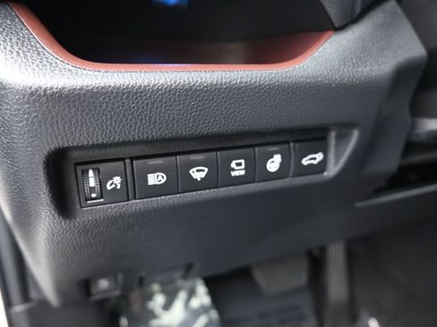 Used 2022 Toyota RAV4 Limited image 15