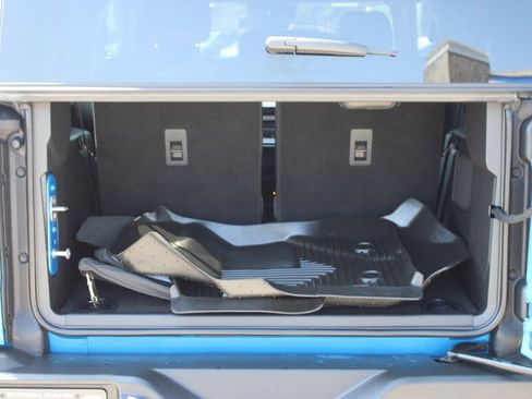 Used 2023 Ford Bronco Wildtrak image 25