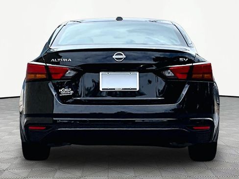 Used 2024 Nissan Altima 2.5 SV FWD image 5
