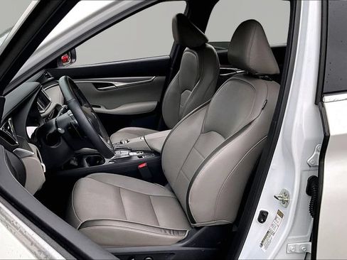Used 2023 INFINITI QX50 Luxe FWD image 18