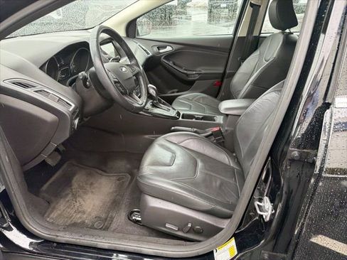 Used 2017 Ford Focus Titanium w/ Titanium Technology Package image 11