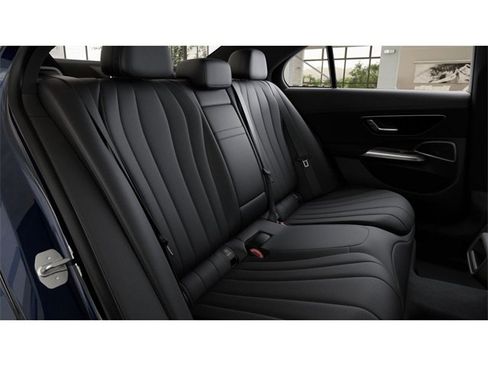 New 2026 Mercedes-Benz E 350 4MATIC Sedan image 5
