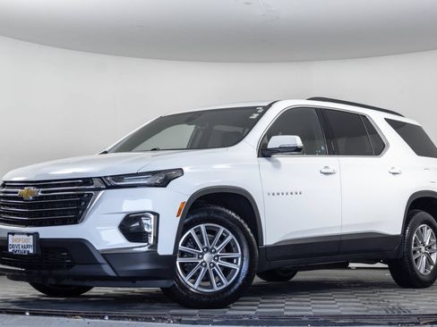 Used 2023 Chevrolet Traverse LT AWD/4WD image 2