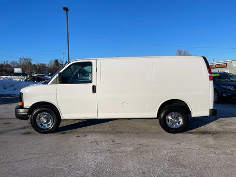 Used 2014 Chevrolet Express 2500 2500 3dr Cargo Van image 2