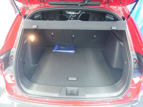 New 2026 Chevrolet Trax RS w/ Driver Confidence Package FWD image 24