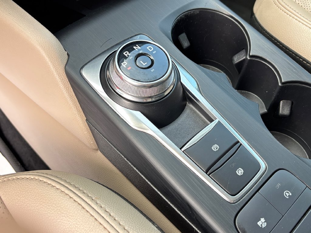 Used 2022 Ford Escape SEL w/ Technology Package FWD image 28
