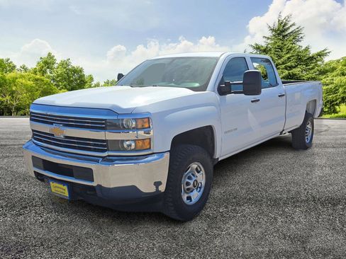 Used 2017 Chevrolet Silverado 2500 W/T image 3